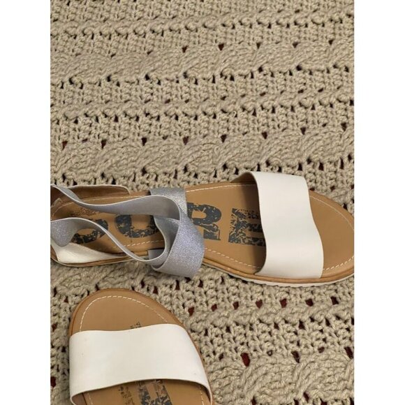 Sorel Women SZ 12 Open-Toe Sandals Elastic Silver Straps & White Leather Accents - Picture 14 of 16